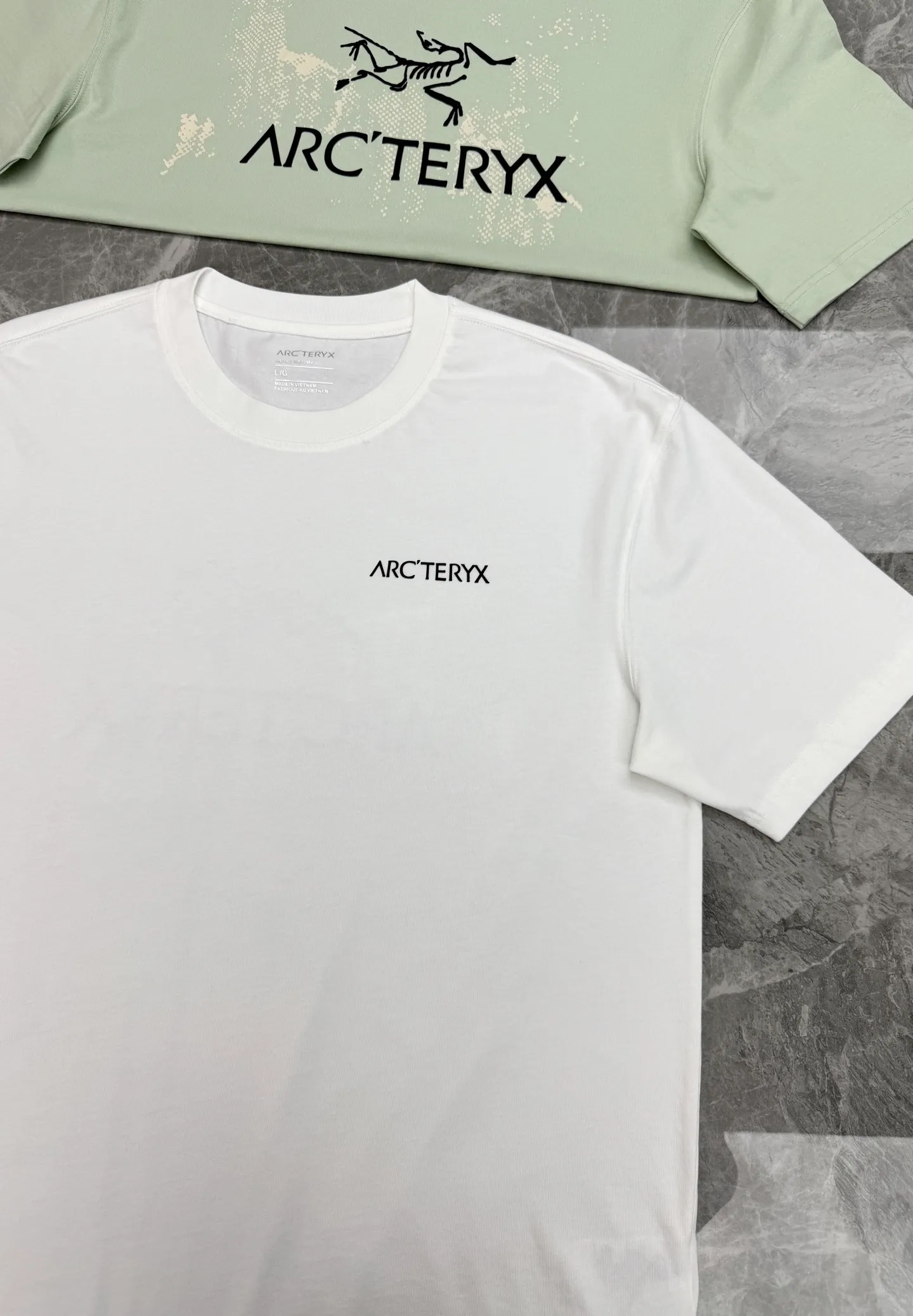 175 ⚜️Arc‘teryx T ｜ Versatile . Same Style ❤️ g ， ， ， Breathable ， 、 、 。Classic ， ， ， 、 ， 。 LOGO . Retro ，Retro ， ， 。 ：Classic / / / ， Black White ， ； 、 、 、 ， 、 ， Versatile T。 ！Sizes：S-3XL ❗️（175/145 L）